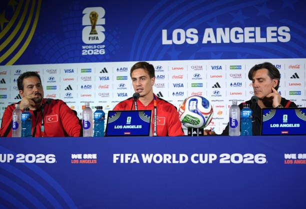 press conference, PK, Pressekonferenz of Turkish national team, Nationalteam in Los Angeles LOS ANGELES, CALIFORNIA - JUNE 24: Turkiye National Team s player Kenan Yildiz (C) and head coach Vincenzo Montella (R) speak during a press conference ahead of the 2026 FIFA World Cup, WM, Weltmeisterschaft, Fussball First Stage Group D match between Turkiye and USA at the Los Angeles Stadium (SoFi Stadium) in Inglewood, California, United States on June 24, 2026. Tayfun Coskun Anadolu Los Angeles United States. Editorial use only. Please get in touch for any other usage.  Copyright: x2026xAnadoluxTayfunxCoskunx