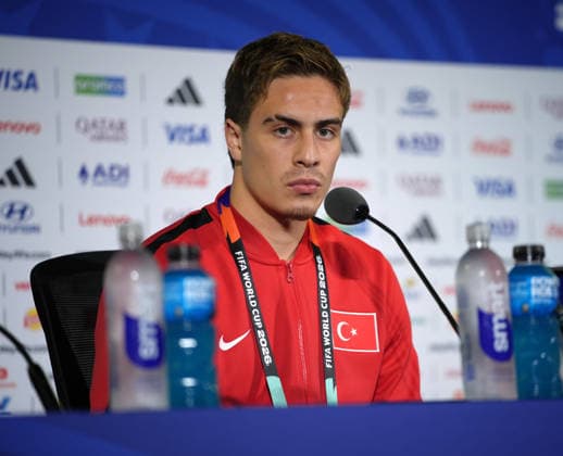 press conference, PK, Pressekonferenz of Turkish national team, Nationalteam in Los Angeles LOS ANGELES, CALIFORNIA - JUNE 24: Turkiye National Team s player Kenan Yildiz speaks during a press conference ahead of the 2026 FIFA World Cup, WM, Weltmeisterschaft, Fussball First Stage Group D match between Turkiye and USA at the Los Angeles Stadium (SoFi Stadium) in Inglewood, California, United States on June 24, 2026. Tayfun Coskun Anadolu Los Angeles United States. Editorial use only. Please get in touch for any other usage.  Copyright: x2026xAnadoluxTayfunxCoskunx