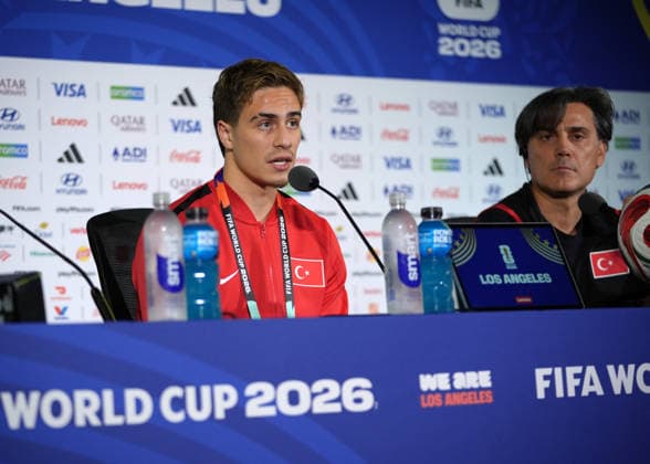 press conference, PK, Pressekonferenz of Turkish national team, Nationalteam in Los Angeles LOS ANGELES, CALIFORNIA - JUNE 24: Turkiye National Team s player Kenan Yildiz (L) and head coach Vincenzo Montella (R) speak during a press conference ahead of the 2026 FIFA World Cup, WM, Weltmeisterschaft, Fussball First Stage Group D match between Turkiye and USA at the Los Angeles Stadium (SoFi Stadium) in Inglewood, California, United States on June 24, 2026. Tayfun Coskun Anadolu Los Angeles United States. Editorial use only. Please get in touch for any other usage.  Copyright: x2026xAnadoluxTayfunxCoskunx