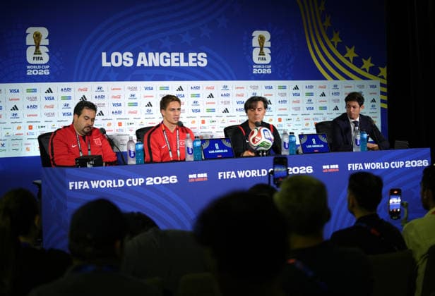 press conference, PK, Pressekonferenz of Turkish national team, Nationalteam in Los Angeles LOS ANGELES, CALIFORNIA - JUNE 24: Turkiye National Team s player Kenan Yildiz (2nd L) and head coach Vincenzo Montella (2nd R) speak during a press conference ahead of the 2026 FIFA World Cup, WM, Weltmeisterschaft, Fussball First Stage Group D match between Turkiye and USA at the Los Angeles Stadium (SoFi Stadium) in Inglewood, California, United States on June 24, 2026. Tayfun Coskun Anadolu Los Angeles United States. Editorial use only. Please get in touch for any other usage.  Copyright: x2026xAnadoluxTayfunxCoskunx