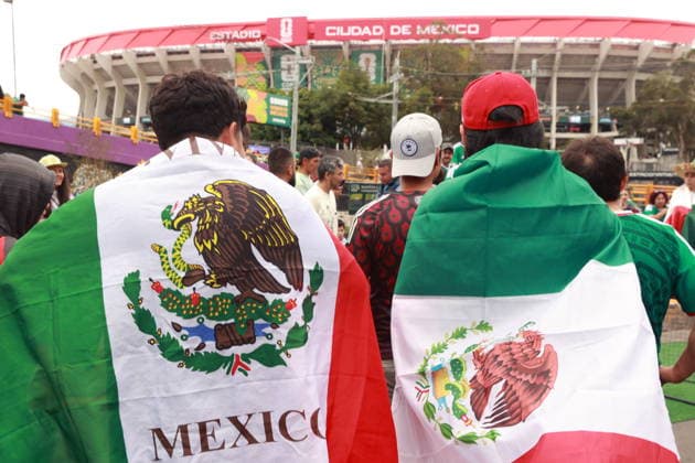 FIFA World Cup, WM, Weltmeisterschaft, Fussball 2026 - Group A - Czechia vs Mexico Fans of Mexico arrive to the stadium before the FIFA World Cup 2026 Group A match Czechia against Mexico in Mexico City, Mexico, 24 June 2026. MEXICO CITY Mexico  Copyright: xMARIOxGUZMANx