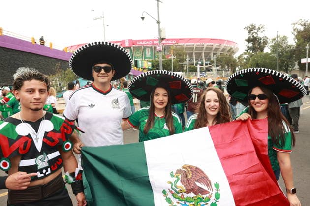 FIFA World Cup, WM, Weltmeisterschaft, Fussball 2026 - Group A - Czechia vs Mexico Fans of Mexico pose before the FIFA World Cup 2026 Group A match Czechia against Mexico in Mexico City, Mexico, 24 June 2026. MEXICO CITY Mexico  Copyright: xMARIOxGUZMANx