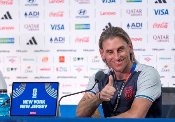 Sebastian Andres Beccacece (Ecuador, Coach) FIFA World Cup, WM, Weltmeisterschaft, Fussball 2026: Pressekonferenz vor dem dritten WM-Gruppenspiel Ecuador - Deutschland in New York New Jersey Stadium in East Rutherford, New Jersey, USA. 24.06.2026 *** Sebastian Andres Beccacece, Ecuador; Coach, 2026 FIFA World Cup; Press conference ahead of Ecuador’s third World Cup group stage match against Germany at New Jersey Stadium in East Rutherford, New Jersey, USA, June 24, 2026 Copyright: HMBxMedia xMarcoxBader