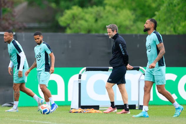 Panama s head coach, Thomas Christiansen (2-R), leads a training session as part of the team s preparation for its match against England in the 2026 FIFA World Cup, WM, Weltmeisterschaft, Fussball in Toronto, Canada, 24 June 2026. Panama national team, Nationalteam Training in Toronto !ACHTUNG: NUR REDAKTIONELLE NUTZUNG!  Copyright: xBienvenidoxVelascox GR4022 20260624-55020699331_1