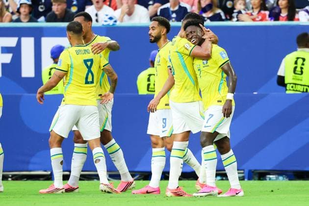 RECORD DATE NOT STATED FIFA World Cup, WM, Weltmeisterschaft, Fussball 2026 - Group C - Scotland v Brazil Vinicius Jr. player of Brazil celebrates his goal with teammates during the match between Scotland and Brazil in the third round of Group C of the 2026 FIFA World Cup group stage at Miami Stadium, in Florida, United States, on Wednesday, June 24, 2026.(Foto: William Volcov Brazil Photo Press IMAGO) Sports Miami FL United States of America Copyright: xWILLIAMxVOLCOVx