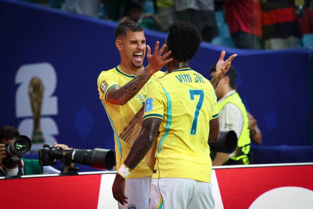 FIFA World Cup, WM, Weltmeisterschaft, Fussball 2026: Scotland v Brazil MIAMI, USA - 24th June 2026: Vinicius Junior of Brazil celebrates scoring his side s second goal with team mate Bruno Guimaraes, but it™s later ruled out by VAR, during the FIFA World Cup 2026 Group C match between Scotland and Brazil at Miami Stadium Miami Miami Stadium United States of America Copyright: xCraigxMercerx xPeakxActionxPhotosx