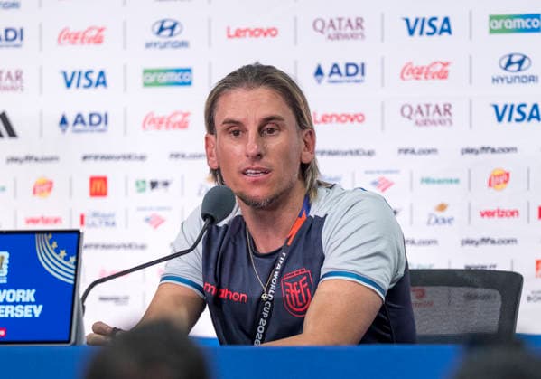 Sebastian Andres Beccacece (Ecuador, Coach) FIFA World Cup, WM, Weltmeisterschaft, Fussball 2026: Pressekonferenz vor dem dritten WM-Gruppenspiel Ecuador - Deutschland in New York New Jersey Stadium in East Rutherford, New Jersey, USA. 24.06.2026 *** Sebastian Andres Beccacece, Ecuador; Coach, 2026 FIFA World Cup; Press conference ahead of Ecuador’s third World Cup group stage match against Germany at New Jersey Stadium in East Rutherford, New Jersey, USA, June 24, 2026 Copyright: HMBxMedia xMarcoxBader