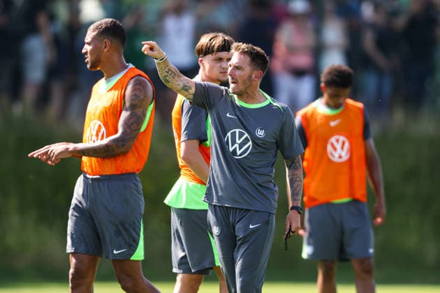 Trainer Tobias Strobl (VfL Wolfsburg) - 2. Fussball Bundesliga Saison 2026-2027 Trainingsauftakt VfL Wolfsburg am VfL Center in Wolfsburg - Fussball,Deutschland,Mann,Männer,24.06.2026 *** Coach Tobias Strobl, VfL Wolfsburg 2, Bundesliga, 2026–2027 season, VfL Wolfsburg kicks off training at the VfL Center in Wolfsburg, soccer, Germany, man, men, June 24, 2026