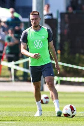 Hauke Wahl (VfL Wolfsburg) - 2. Fussball Bundesliga Saison 2026-2027 Trainingsauftakt VfL Wolfsburg am VfL Center in Wolfsburg - Fussball,Deutschland,Mann,Männer,24.06.2026 *** Hauke Wahl, VfL Wolfsburg 2, Bundesliga, 2026–2027 Season, Start of Training for VfL Wolfsburg at the VfL Center in Wolfsburg, Soccer, Germany, Man, Men, June 24, 2026