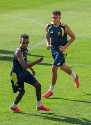 260624 Taha Ali and Yasin Ayari of the Swedish national football team at a training session during day 14 of the FIFA World Cup, WM, Weltmeisterschaft, Fussball 2026 on June 24, 2026 in Dallas. Photo: Petter Arvidson BILDBYRAN kod PA PA1256 fotboll football soccer fotball vm fotbolls-vm fotball-vm fotbolls-vm 2026 fifa world cup 2026 träning practice training sverige sweden sverige a day 14 bbeng *** June 24, 2026: Taha Ali and Yasin Ayari of the Swedish national soccer team at a training session on Day 14 of the 2026 FIFA World Cup on June 24, 2026 in Dallas. Photo by Petter Arvidson, BILDBYRAN, code PA PA1256. soccer, football, soccer, World Cup, soccer World Cup, soccer World Cup, soccer World Cup 2026, FIFA World Cup 2026, training, practice, Sweden, Sweden A, day 14 bbeng  Copyright: PETTERxARVIDSON BB260624PA097