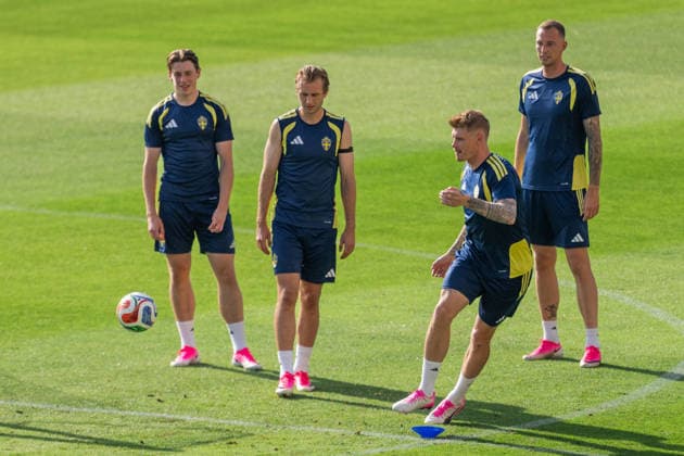260624 Elliot Stroud, Benjamin Nygren, Eric Smith and Gustaf Nilsson of the Swedish national football team at a training session during day 14 of the FIFA World Cup, WM, Weltmeisterschaft, Fussball 2026 on June 24, 2026 in Dallas. Photo: Petter Arvidson BILDBYRAN kod PA PA1256 fotboll football soccer fotball vm fotbolls-vm fotball-vm fotbolls-vm 2026 fifa world cup 2026 träning practice training sverige sweden sverige a day 14 bbeng *** June 24, 2026: Elliot Stroud, Benjamin Nygren, Eric Smith, and Gustaf Nilsson of the Swedish national soccer team at a training session on day 14 of the 2026 FIFA World Cup on June 24, 2026 in Dallas. Photo by Petter Arvidson. BILDBYRAN code PA PA1256 soccer football fotball World Cup soccer World Cup 2026 FIFA World Cup 2026 training practice Sweden Sweden A Day 14 bbeng  Copyright: PETTERxARVIDSON BB260624PA099