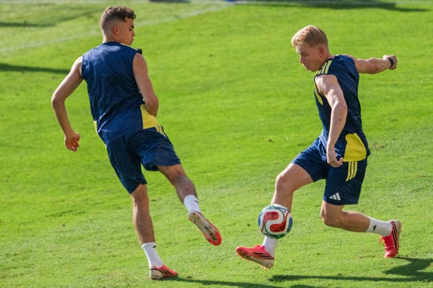 260624 Yasin Ayari and Daniel Svensson of the Swedish national football team at a training session during day 14 of the FIFA World Cup, WM, Weltmeisterschaft, Fussball 2026 on June 24, 2026 in Dallas. Photo: Petter Arvidson BILDBYRAN kod PA PA1256 fotboll football soccer fotball vm fotbolls-vm fotball-vm fotbolls-vm 2026 fifa world cup 2026 träning practice training sverige sweden sverige a day 14 bbeng *** June 24, 2026: Yasin Ayari and Daniel Svensson of the Swedish national soccer team at a training session on Day 14 of the 2026 FIFA World Cup on June 24, 2026 in Dallas. Photo by Petter Arvidson, BILDBYRAN, code PA PA1256: soccer, football, fotball, World Cup, FIFA World Cup 2026, training, Sweden, Sweden A, day 14 bbeng  Copyright: PETTERxARVIDSON BB260624PA100