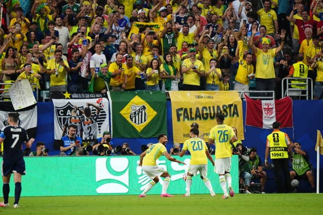 Scotland v Brazil - FIFA World Cup, WM, Weltmeisterschaft, Fussball 2026 - Group C FLORIDA, USA - JUNE 24: Matheus Cunha (9) of Brazil celebrates after scoring his team s third goal with teammates during the 2026 FIFA World Cup First Stage Group C match between Scotland and Brazil at the Hard Rock Stadium (Miami Stadium) in Miami Gardens, Florida, United States on June 24, 2026. Jose Hernandez Anadolu Florida United States. Editorial use only. Please get in touch for any other usage.  Copyright: x2026xAnadoluxJosexHernandezx