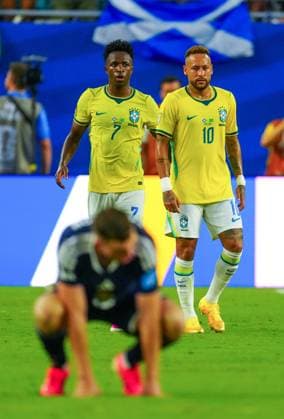 Neymar and Vinicius Junior of Brazil at full time Scotland v Brazil, 2026 FIFA World Cup, WM, Weltmeisterschaft, Fussball Group C, Football, Miami Stadium, Miami, Florida, USA - 24 Jun 2026Miami Miami Stadium Florida (FL) United States of America EDITORIAL USE ONLY No use with unauthorised audio, video, data, fixture lists, club league logos or live services. Online in-match use limited to 120 images, no video emulation. No use in betting, games or single club league player publications.  Copyright: xJavierxGarcia Shutterstockx 16956030en