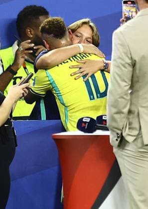 Neymar of Brazil greets someone in the crowd at full time Scotland v Brazil, 2026 FIFA World Cup, WM, Weltmeisterschaft, Fussball Group C, Football, Miami Stadium, Miami, Florida, USA - 24 Jun 2026Miami Miami Stadium Florida (FL) United States of America EDITORIAL USE ONLY No use with unauthorised audio, video, data, fixture lists, club league logos or live services. Online in-match use limited to 120 images, no video emulation. No use in betting, games or single club league player publications.  Copyright: xMichaelxZemanek Shutterstockx 16956031ed