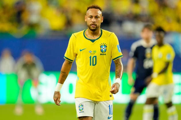 Neymar Jr (Brazil) looks on during the FIFA World Cup, WM, Weltmeisterschaft, Fussball 2026 Group C match between Scotland and Brazil at Miami Stadium on June 24, 2026 in Miami, United States. (Photo by Alex Gottschalk DeFodi Images) - *** Neymar Jr. of Brazil watches as the 2026 FIFA World Cup Group C match between Scotland and Brazil takes place at Miami Stadium on June 24, 2026, in Miami, United States. Photo by Alex Gottschalk, DeFodi Images