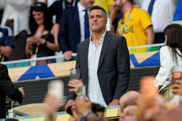 Diego Aguirre looks on during the FIFA World Cup, WM, Weltmeisterschaft, Fussball 2026 Group C match between Scotland and Brazil at Miami Stadium on June 24, 2026 in Miami, United States. (Photo by Alex Gottschalk DeFodi Images) - *** Diego Aguirre watches during the 2026 FIFA World Cup Group C match between Scotland and Brazil at Miami Stadium on June 24, 2026, in Miami, United States. Photo by Alex Gottschalk, DeFodi Images