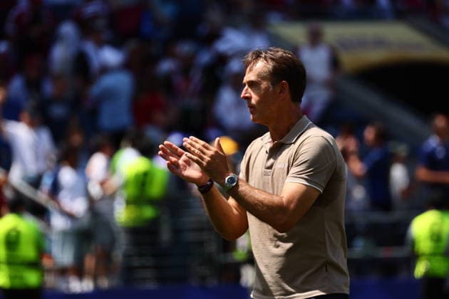 Bosnia and Herzegovina v Qatar - FIFA World Cup, WM, Weltmeisterschaft, Fussball 2026 - Group B SEATTLE, USA - JUNE 24: Head coach of Qatar Julen Lopetegui greet the fans after the 2026 FIFA World Cup First Stage Group B match between Bosnia and Herzegovina and Qatar at Lumen Field (Seattle Stadium) in Seattle, Washington, United States on June 24, 2026. Samah Zidan Anadolu Washington United States. Editorial use only. Please get in touch for any other usage.  Copyright: x2026xAnadoluxSamahxZidanx