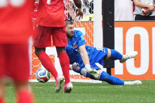 June 24, 2026, Vancouver, Bc, CANADA: Canada goalkeeper Maxime Crepeau (16) is scored on by Switzerland s Johan Manzambi (not shown) during the second half of a World Cup Group B soccer match, in Vancouver, on Wednesday, June 24, 2026. Canada News - June 24, 2026  - ZUMAc35_ 20260624_zaf_c35_211 Copyright: xDarrylxDyckx