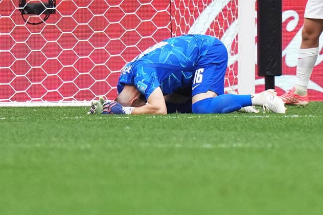 June 24, 2026, Vancouver, Bc, CANADA: Canada goalkeeper Maxime Crepeau (16) reacts following a goal by Switzerland s Johan Manzambi (not shown) during the second half of a World Cup Group B soccer match, in Vancouver, on Wednesday, June 24, 2026. Canada News - June 24, 2026  - ZUMAc35_ 20260624_zaf_c35_212 Copyright: xDarrylxDyckx