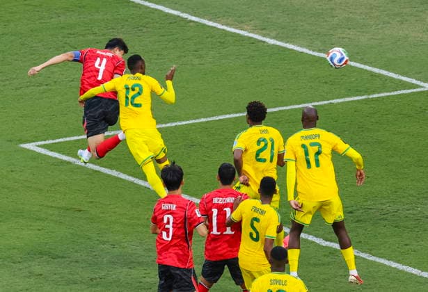 FIFA World Cup, WM, Weltmeisterschaft, Fussball 2026 - Group A - South Africa vs South Korea South Korea s Kim Min-jae (L) in action during the FIFA World Cup 2026 group stage match South Africa against South Korea in Monterrey, Mexico, 24 June 2026. Monterrey Mexico  Copyright: xYONHAPx