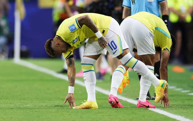 (260625) -- MIAMI, June 25, 2026 -- Neymar (L) of Brazil replaces Matheus Cunha during the group C match between Scotland and Brazil at the 2026 FIFA World Cup, WM, Weltmeisterschaft, Fussball at Miami Stadium, Miami, the United States, June 24, 2026. ) (SP)U.S.-MIAMI-FOOTBALL-FIFA WORLD CUP-GROUP C-SCO VS BRA XuxZijian 