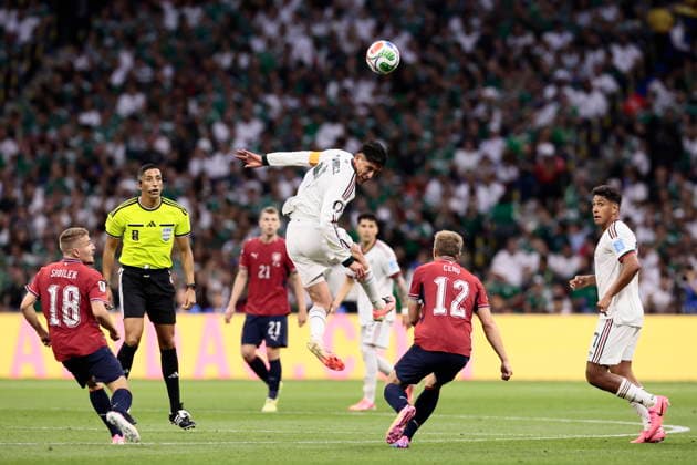 FIFA World Cup, WM, Weltmeisterschaft, Fussball 2026 - Group A - Czech Republic vs Mexico Edson Alvarez (C) of Mexico in action during the FIFA World Cup 2026 group stage match Czech Republic against Mexico in Mexico City, Mexico, 24 June 2026. Ciudad de Mexico Mexico  Copyright: xJOSExMENDEZx