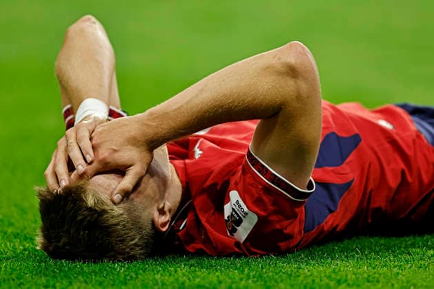 June 24, 2026, Mexico City, Mexico City, Mexico: Lukas Cerv of Czech Republic injured during the match between Mexico and Czech Republic for the 3st round of the group A of the FIFA World Cup, WM, Weltmeisterschaft, Fussball 2026, at Mexico City Stadium, in Mexico City, Mexico on June 24. 2026. Photo: DiaEsportivo Mexico City Mexico - ZUMAh208 20260624_zsp_h208_011 Copyright: xHeulerxAndreyx