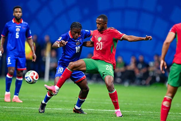 ATLANTA, GA - JUNE 24: Jean-Ricner Bellegarde 10 of Haiti and Ayoub El Kaabi 20 of Morocco Battle for possession during the FIFA World Cup, WM, Weltmeisterschaft, Fussball 2026 Group C match between Morocco and Haiti on June 24th, 2026 at Atlanta Stadium in Atlanta, GA. (Photo by Rich von Biberstein Icon Sportswire) SOCCER: JUN 24 FIFA World Cup 26 Group C - Morocco vs Haiti EDITORIAL USE ONLY Icon260624032