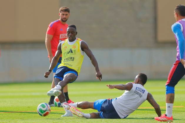 FIFA World Cup, WM, Weltmeisterschaft, Fussball 2026 - Colombia training session in Guadalajara Deiver Machado (L) and Jaminton Campaz (C) of Colombia take part in a training session in preparation for the FIFA World Cup 2026 match Colombia against Portugal in Guadalajara, Mexico, 24 June 2026. GUADALAJARA Mexico  Copyright: xFRANCISCOxGUASCOx