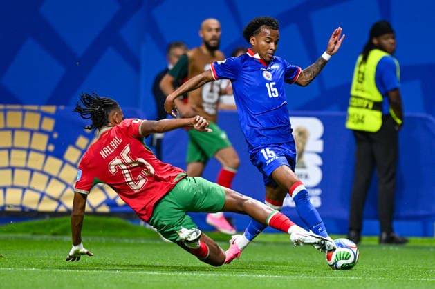 ATLANTA, GA - JUNE 24: Ruben Providence 15 of Haiti receives a challenge from Redouane Halhal 25 of Morocco during the FIFA World Cup, WM, Weltmeisterschaft, Fussball 2026 Group C match between Morocco and Haiti on June 24th, 2026 at Atlanta Stadium in Atlanta, GA. (Photo by Rich von Biberstein Icon Sportswire) SOCCER: JUN 24 FIFA World Cup 26 Group C - Morocco vs Haiti EDITORIAL USE ONLY Icon260624037