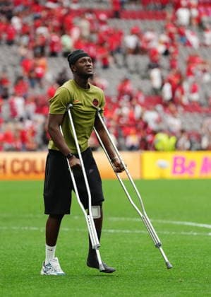 June 24, 2026, Vancouver, Bc, CANADA: Canada s Ismael Kone, who was injured in a previous match, acknowledges the crowd after his team lost to Switzerland in a World Cup Group B soccer match, in Vancouver, on Wednesday, June 24, 2026. Canada News - June 24, 2026  - ZUMAc35_ 20260624_zaf_c35_250 Copyright: xEthanxCairnsx