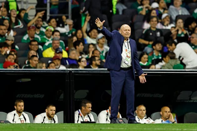 June 24, 2026, Mexico City, Mexico City, Mexico: Miroslav Koubek, head coach of the Czech Republic gestures during the match between Mexico and Czech Republic for the 3st round of the group A of the FIFA World Cup, WM, Weltmeisterschaft, Fussball 2026, at Mexico City Stadium, in Mexico City, Mexico on June 24. 2026. Photo: DiaEsportivo Mexico City Mexico - ZUMAh208 20260624_zsp_h208_015 Copyright: xHeulerxAndreyx