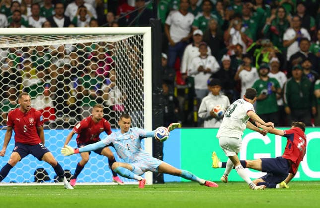 Mexico s Alvaro Fidalgo (8) scores a goal past Czechia s goalkeeper Matej Kovar in the second half of a FIFA World Cup, WM, Weltmeisterschaft, Fussball match at Mexico City Stadium in Mexico City, Mexico, on Wednesday, June 24, 2026.  MEX20260624816 CHRISTIANxBRUNSKILL