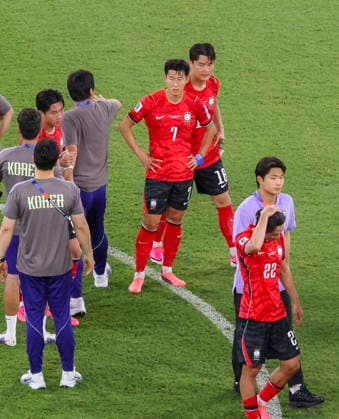 FIFA World Cup, WM, Weltmeisterschaft, Fussball 2026 - Group A - South Africa vs South Korea South Korea s Son Heung-min (C) and his teammates look dejected after the team was beaten by South Africa 1-0 in a World Cup Group A football match at Estadio Monterrey in Monterrey, Mexico, 24 June 2026. Monterrey Mexico  Copyright: xYONHAPx