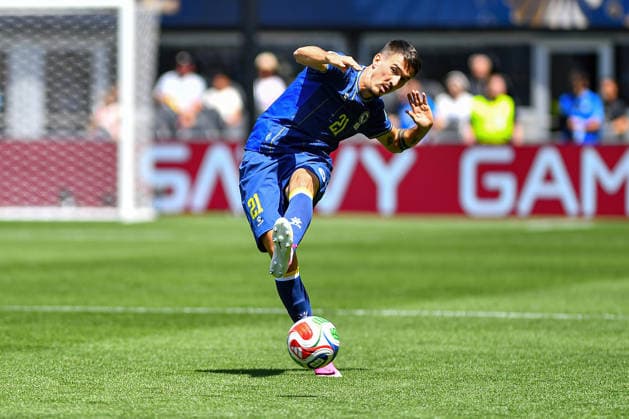 June 24, 2026: Bosnia and Herzegovina defender Stjepan RadeljiÄ¡ (21) fires off a pass during the FIFA World Cup, WM, Weltmeisterschaft, Fussball match between Bosnia - Herzegovina and Qatar in Seattle, WA.Bosnia - Herzegovina defeated Qatar 3-1. CSM Seattle United States - ZUMAc04_ 20260624_zma_c04_047 Copyright: xStevexFaberx