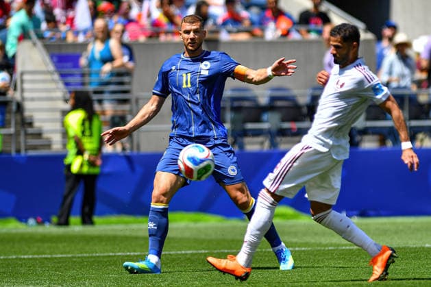 June 24, 2026: Bosnia and Herzegovina forward Edin DAÂ¾eko (11) during the FIFA World Cup, WM, Weltmeisterschaft, Fussball match between Bosnia - Herzegovina and Qatar in Seattle, WA.Bosnia - Herzegovina defeated Qatar 3-1. CSM Seattle United States - ZUMAc04_ 20260624_zma_c04_054 Copyright: xStevexFaberx