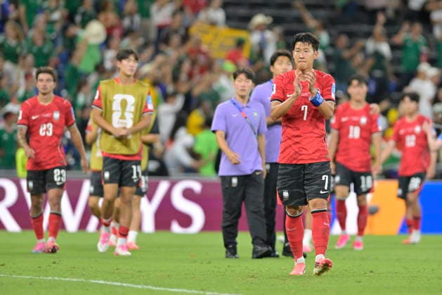 FIFA World Cup, WM, Weltmeisterschaft, Fussball 2026 - Group A - South Africa vs South Korea Son Heung-min (R) of South Korea reacts after the FIFA World Cup 2026 group stage match South Africa against South Korea in Monterrey, Mexico, 24 June 2026. Monterrey Mexico  Copyright: xMIGUELxSIERRAx