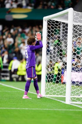 FIFA World Cup, WM, Weltmeisterschaft, Fussball 2026 CZECHIA VS MEXICO FIFA WORLD CUP 2026 CZECHIA VS MEXICO CZECHIA VS MEXICO 24062026 MEXICO CITY, MEXICO Action photo of Guillermo Ochoa (No.13) of Mexico, during Group A game of the FIFA World Cup 2026, held at the Estadio Ciudad de Mexico of Mexico City. Foto de accion de Guillermo Ochoa (No.13) de Mexico, durante juego del Grupo A de la Copa del Mundo 2026 de la FIFA, celebrado en el Estadio Ciudad de MÃ xico de la Ciudad de MÃ xico. PHOTO BY IMAGENSHOP AGENCIA FOTOGRAFICA MEXICO CITY MEXICO CITY MEXICO *** FIFA WORLD CUP 2026 CZECHIA VS MEXICO FIFA WORLD CUP 2026 CZECHIA VS MEXICO CZECHIA VS MEXICO 06 24 2026 MEXICO CITY, MEXICO Action photo of Guillermo Ochoa, No. 13 of Mexico, during a Group A match of the 2026 FIFA World Cup, held at the Estadio Ciudad de México in Mexico City Action photo of Guillermo Ochoa, No. 13 of Mexico, during a Group A match of the 2026 FIFA World Cup, held at the Estadio Ciudad de México in Mexico City. PHOTO BY IMAGENSHOP PHOTO AGENCY MEXICO CITY MEXICO CITY MEXICO Copyright: xYOALIxMARTINEZx