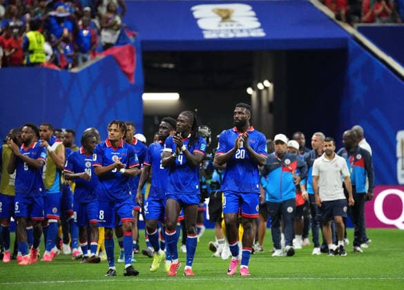 (260625) -- ATLANTA, June 25, 2026 -- Players of Haiti greet the audience after the group C match between Morocco and Haiti at the 2026 FIFA World Cup, WM, Weltmeisterschaft, Fussball at Atlanta Stadium in Atlanta, the United States, June 24, 2026. ) (SP)U.S.-ATLANTA-FOOTBALL-FIFA WORLD CUP-GROUP C-MAR VS HTI JuxHuanzong 