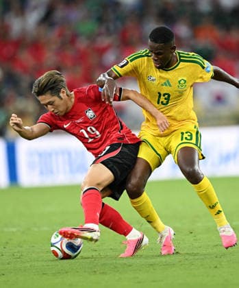 (260625) -- MONTERREY, June 25, 2026 -- Lee Kang-in (L) of South Korea vies with Sphephelo Sithole of South Africa during a group A match between South Africa and South Korea at the 2026 FIFA World Cup, WM, Weltmeisterschaft, Fussball at Estadio Monterrey in Monterrey, Mexico, on June 24, 2026. ) (SP)MEXICO-MONTERREY-FOOTBALL-FIFA WORLD CUP-GROUP A-RSA VS KOR WuxWei 