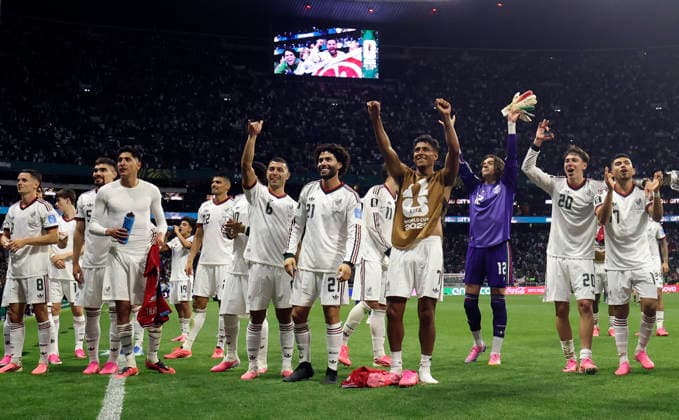 (260625) -- MEXICO CITY, June 25, 2026 -- Players of Mexico greet the audience after a group A match between the Czech Republic and Mexico at the 2026 FIFA World Cup, WM, Weltmeisterschaft, Fussball at Mexico City Stadium in Mexico City, Mexico, June 24, 2026. (Photo by Xinhua) (SP)MEXICO-MEXICO CITY-FOOTBALL-FIFA WORLD CUP-GROUP A-CZE VS MEX FranciscoxCanedo 