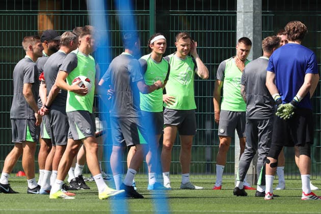VfL Trainingsauftakt Wolfsburg, 24.06.2026, Fußball, Herren, Saison 2026 2027, 2. BL, VfL Wolfsburg, Trainingsauftakt. Fabian Reese (VfL Wolfsburg), Yannick Gerhardt (VfL Wolfsburg) Niedersachsen Deutschland *** VfL Training Camp Kickoff Wolfsburg, June 24, 2026, Soccer, Men s, 2026–2027 Season, 2. Bundesliga, VfL Wolfsburg, Training Camp Kickoff Fabian Reese VfL Wolfsburg, Yannick Gerhardt VfL Wolfsburg, Lower Saxony, Germany