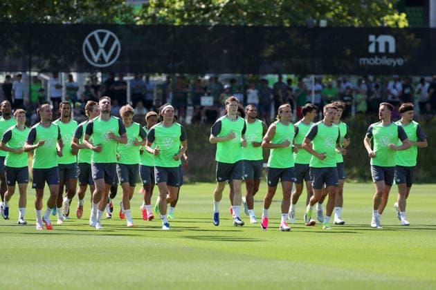 VfL Trainingsauftakt Wolfsburg, 24.06.2026, Fußball, Herren, Saison 2026 2027, 2. BL, VfL Wolfsburg, Trainingsauftakt. Niedersachsen Deutschland *** VfL Training Camp Kickoff Wolfsburg, June 24, 2026, Soccer, Men s, 2026–2027 Season, 2. Bundesliga, VfL Wolfsburg, Training Camp Kickoff Lower Saxony, Germany