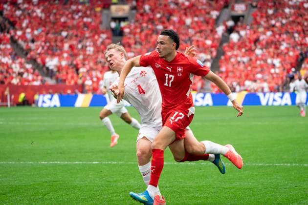 VANCOUVER, CANADA - JUNE 24: Luc De Fougerolles of Canada and Ruben Vargas of Switzerland runs after the ball during the FIFA World Cup, WM, Weltmeisterschaft, Fussball 2026 group stage match between Canada and Switzerland at BC Place Vancouver Stadium on June 24, 2026 in Vancouver, British Columbia, Canada.  Copyright: xAmyxElle SPPx Sportspressphoto_SPR176207