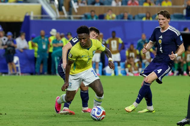 MIAMI GARDENS, FL - JUNE 24: Vinicius Junior 7 of Brazil controls a ball during a FIFA World Cup, WM, Weltmeisterschaft, Fussball 2026 Group C match between Scotland and Brazil on June 24,2026 at Miami Stadium, in Miami Gardens, Fla.(Photo by Chris Arjoon Icon Sportswire) SOCCER: JUN 24 FIFA World Cup 26 Group C - Scotland vs Brazil EDITORIAL USE ONLY Icon26062400100057