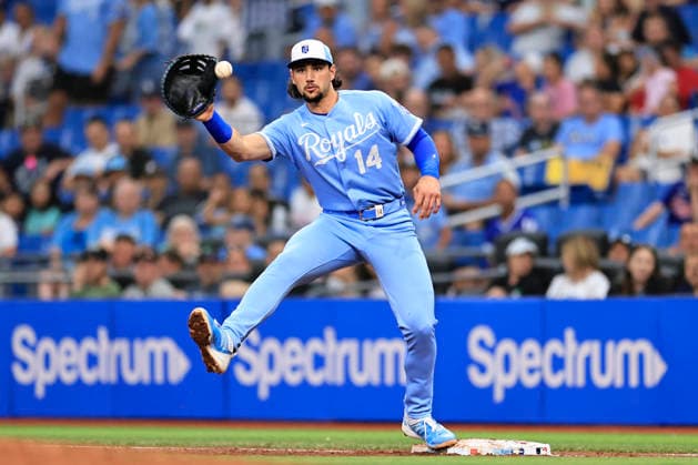 June 24, 2026, St. Petersburg, Florida, USA: Kansas City Royals first baseman Jac Caglianone (14) catches a ball from starting pitcher Noah Cameron (65) for the out on Tampa Bay Rays left fielder Chandler Simpson (14) during an MLB, Baseball Herren, USA game on June 24, 2026 at Tropicana Field. The Rays beat the Royals 5-3. MLB 2026: Tampa Bay Rays 5 : 3 Kansas City Royals  - ZUMAh180 20260624_zsp_h180_008 Copyright: xKimxHukarix