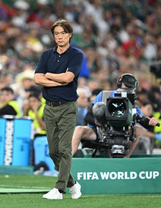(260625) -- MONTERREY, June 25, 2026 -- South Korea s head coach Hoon Myung-bo is seen during a group A match between South Africa and South Korea at the 2026 FIFA World Cup, WM, Weltmeisterschaft, Fussball at Estadio Monterrey in Monterrey, Mexico, on June 24, 2026. (Photo by Xinhua) (SP)MEXICO-MONTERREY-FOOTBALL-FIFA WORLD CUP-GROUP A-RSA VS KOR LucioxTavora 