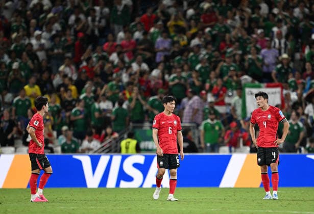 (260625) -- MONTERREY, June 25, 2026 -- Players of South Korea react during a group A match between South Africa and South Korea at the 2026 FIFA World Cup, WM, Weltmeisterschaft, Fussball at Estadio Monterrey in Monterrey, Mexico, on June 24, 2026. ) (SP)MEXICO-MONTERREY-FOOTBALL-FIFA WORLD CUP-GROUP A-RSA VS KOR WuxWei 