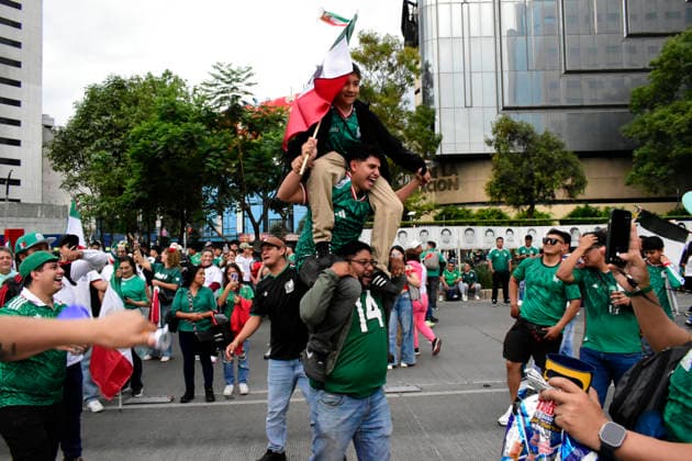Mexican Supporters Watching The 2026 FIFA World Cup, WM, Weltmeisterschaft, Fussball Match Mexico v Czechia Supporters of Mexico national soccer team attending the Angel of Independence to watching the 2026 FIFA World Cup match between Mexico and Czechia corresponding to final matchday of Group A at a giant screen. on June 24, 2026 in Mexico City, Mexico. (Photo by Luis Barron Eyepix Group) Copyright: xLuisxBarron xEyepixxGroupx LB_24062026_188707